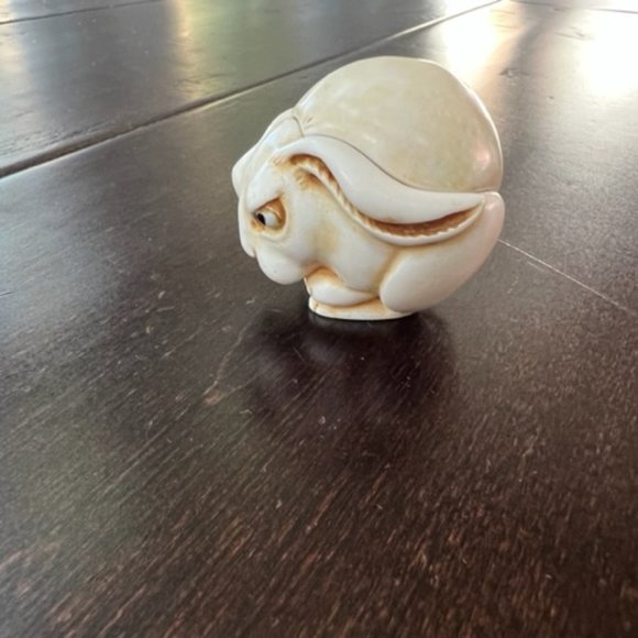 Fergie Harmony Kingdom Bunny Rabbit Trinket Box by artist Adam Binder - Picture 6 of 13